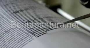Gambar : Seismograf (alat pendeteksi gempa).