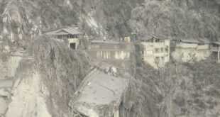 Kondisi Jembatan Geladak Perak Pasca Terkena Letusan Gunung Semeru. (Kominfo Lumajang)